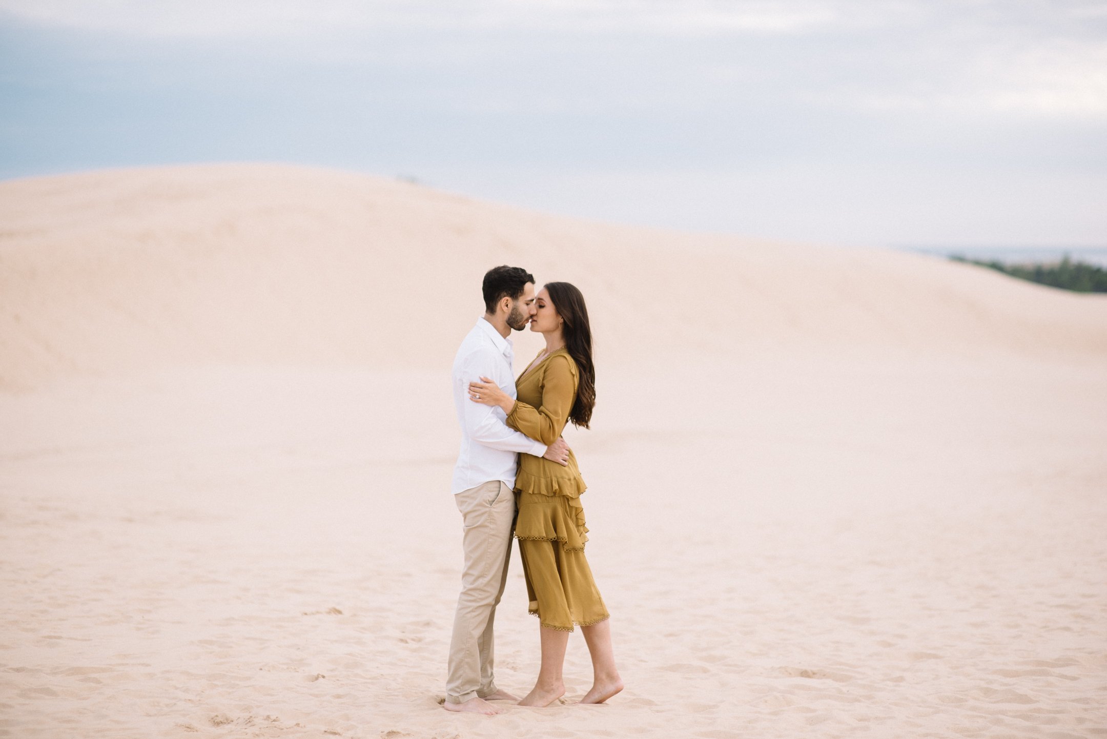 Lake_Michigan_Engagement_Photos-33.jpg