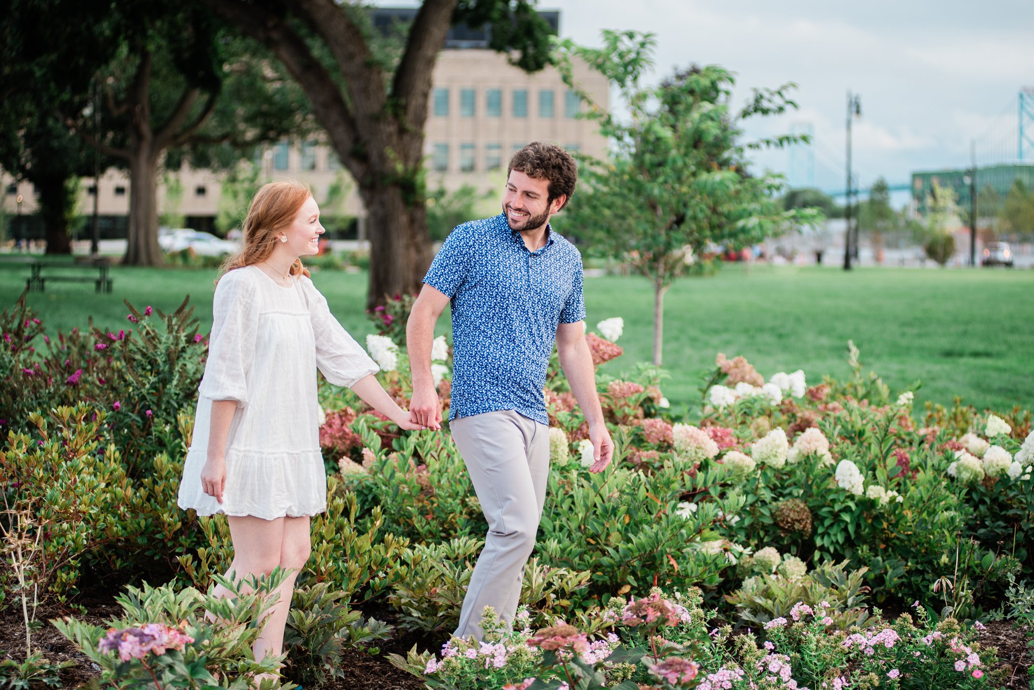 Roosevelt_Park_Detroit_Engagement_Photos-16.jpg