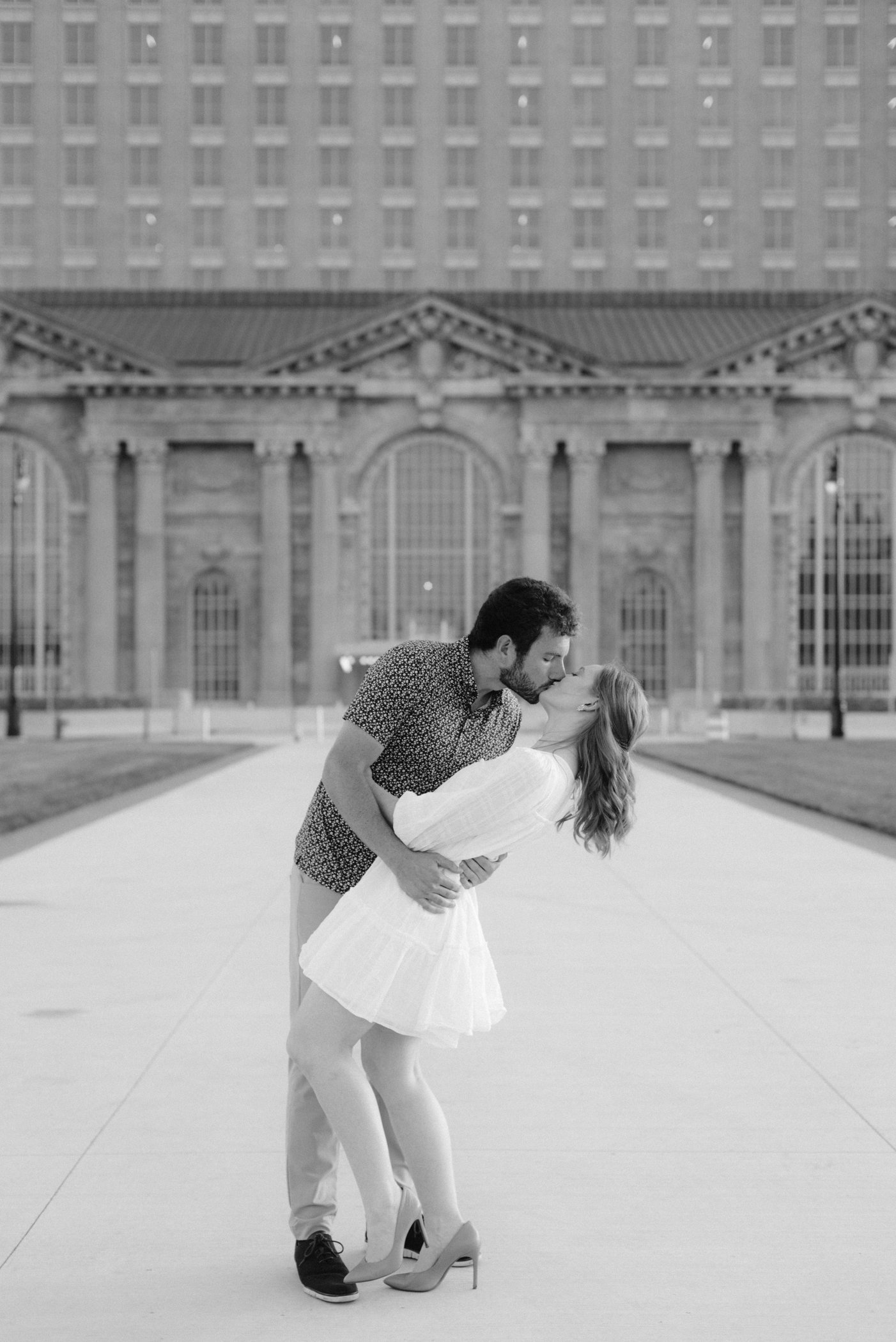 Roosevelt_Park_Detroit_Engagement_Photos-44.jpg