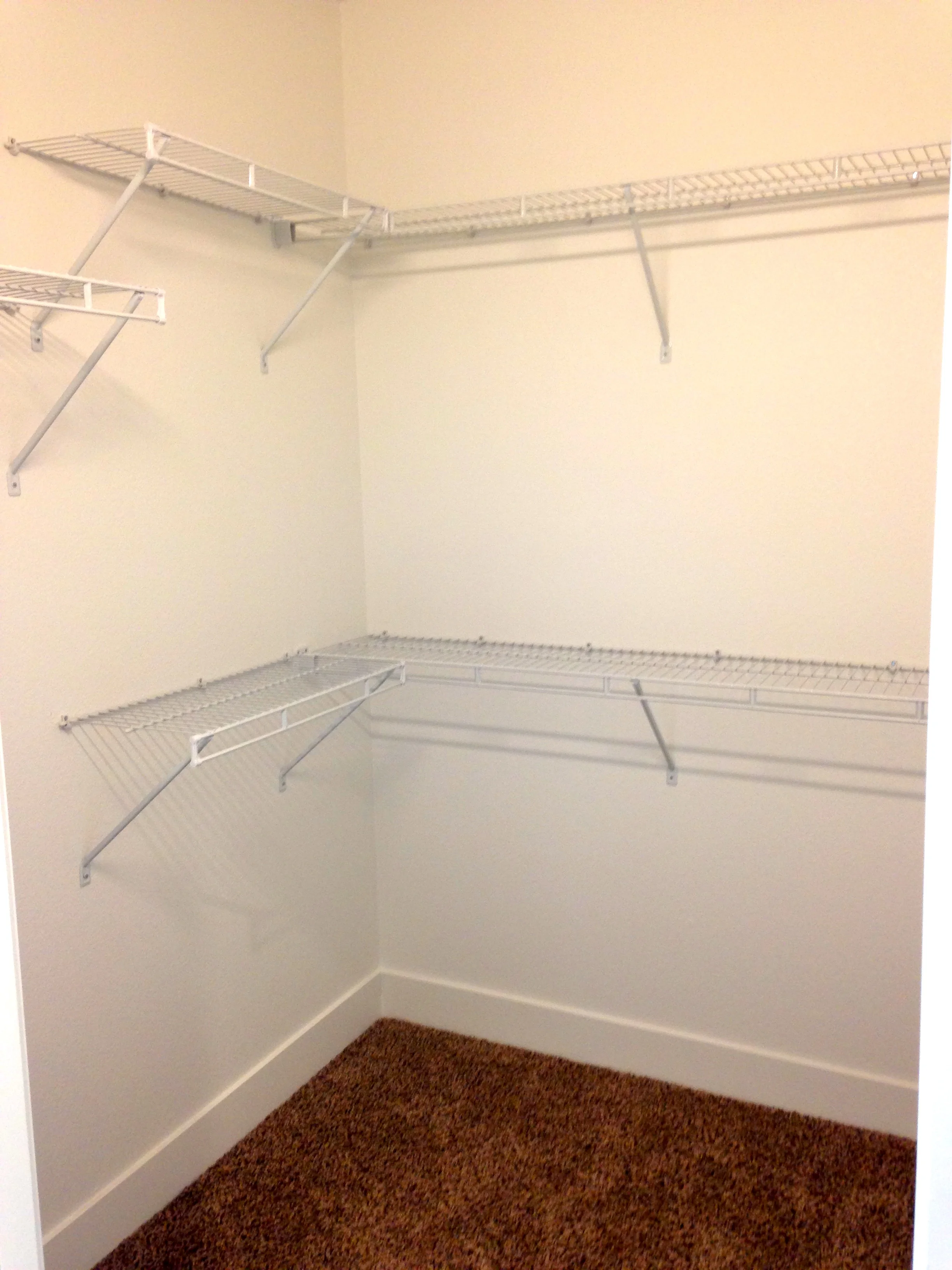 Closet 2.jpg