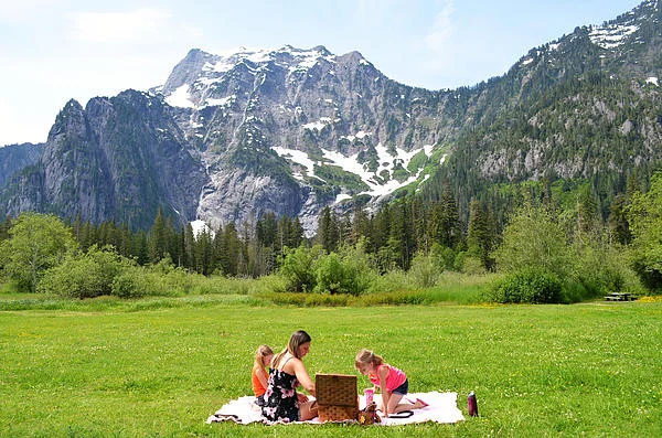 Mountain_PIcnic.jpg