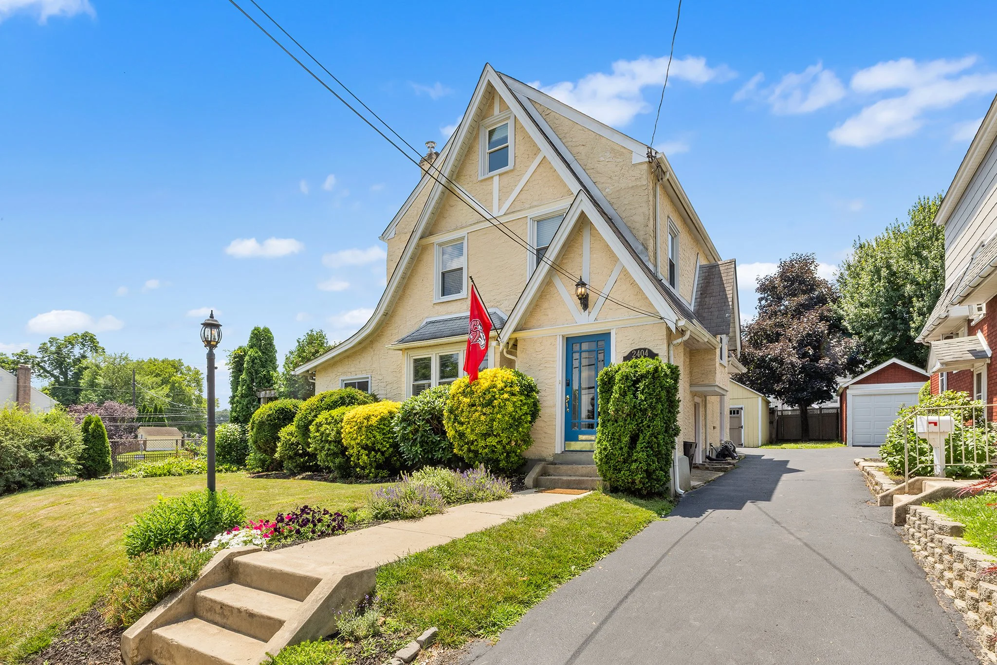 2404 Poplar Road