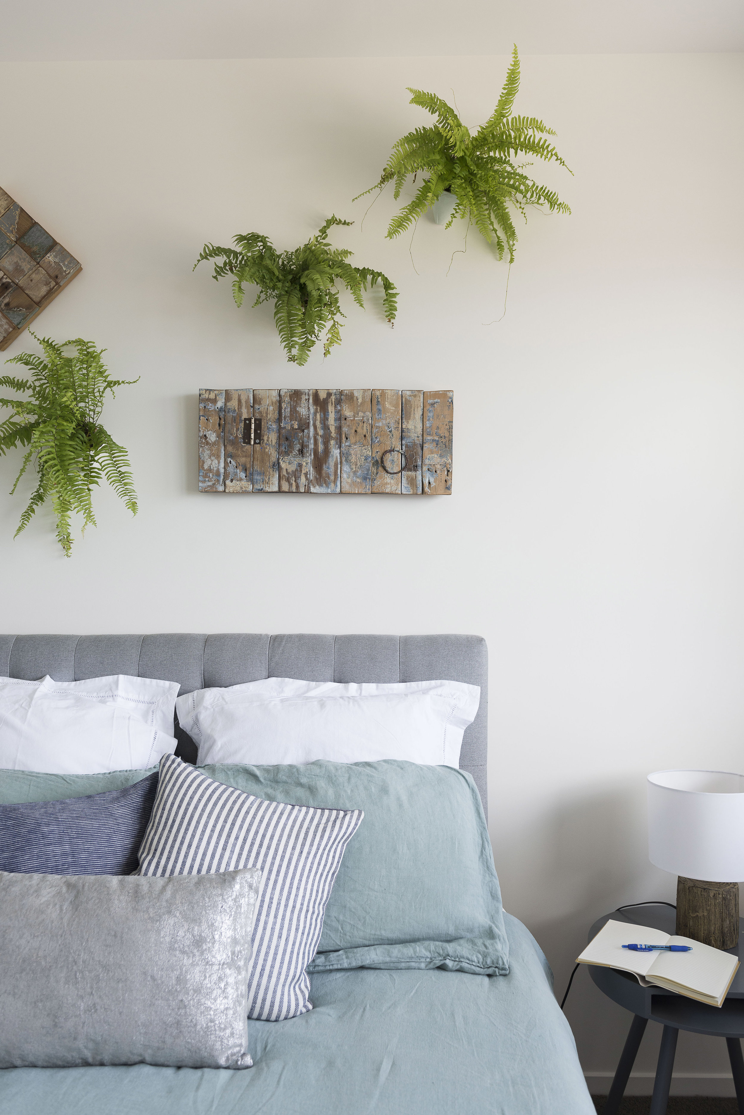 Pearson and Projects Wall Plants Bedroom.jpg