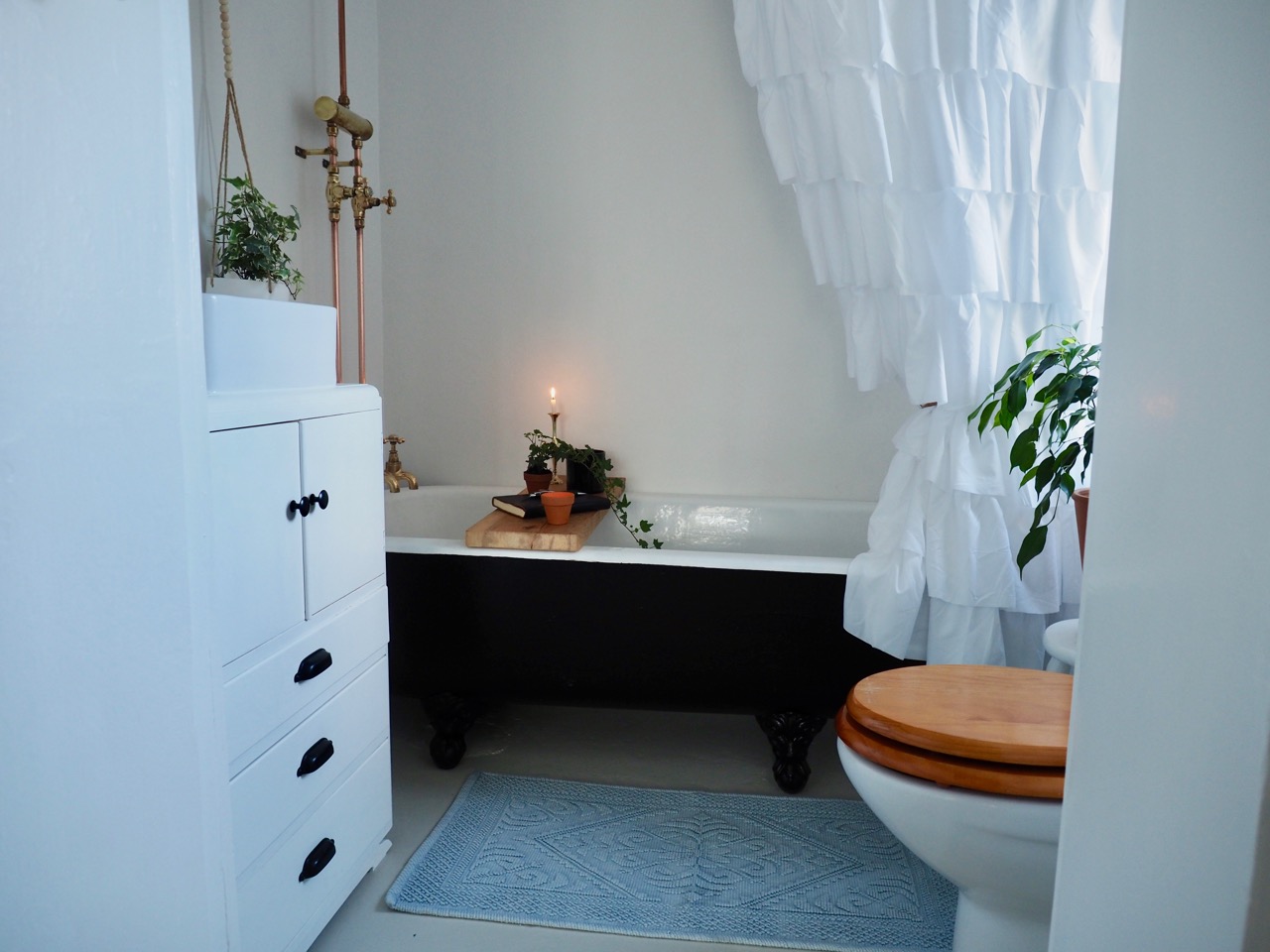 Charmer In Alexandra Bathroom Reveal Pearson Projects Charmer In Alexandra Bathroom Vanity Sea Fog Exposed Pipes Cast Iron Bath 1 Jpg