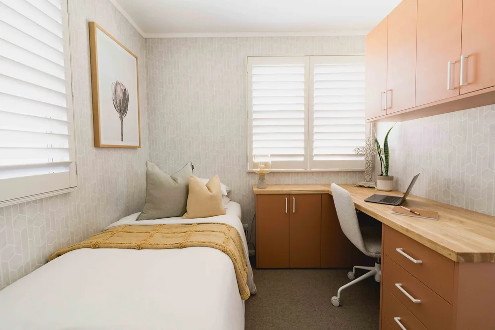 WEBSIZE SMALL BEDROOM-6.jpg