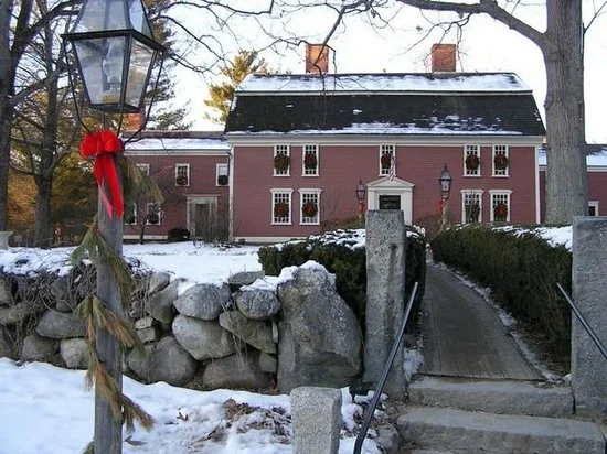 longfellow-s-wayside.jpg