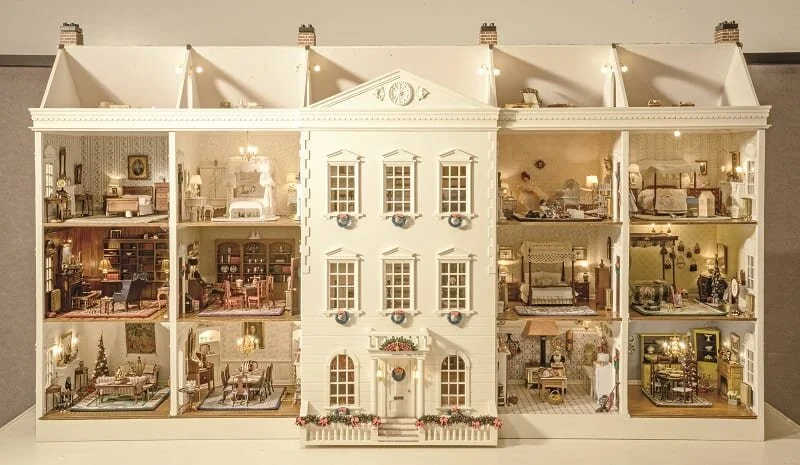 Dollhouse_33_-small.jpg
