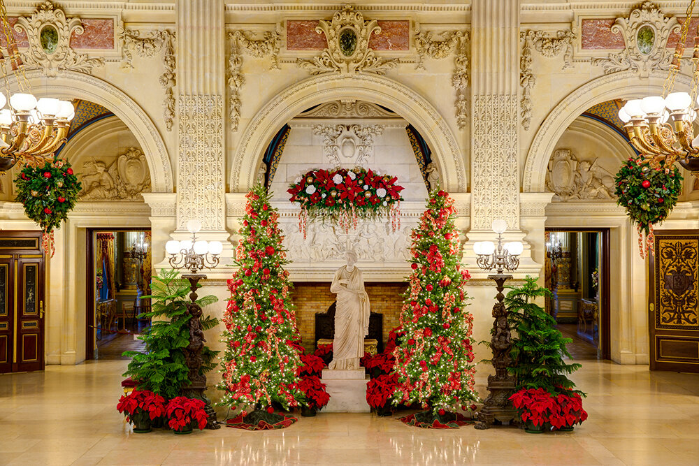 Breakers-Christmas_ceaeb741-5056-b3a8-49083f668ce1fa10.jpg
