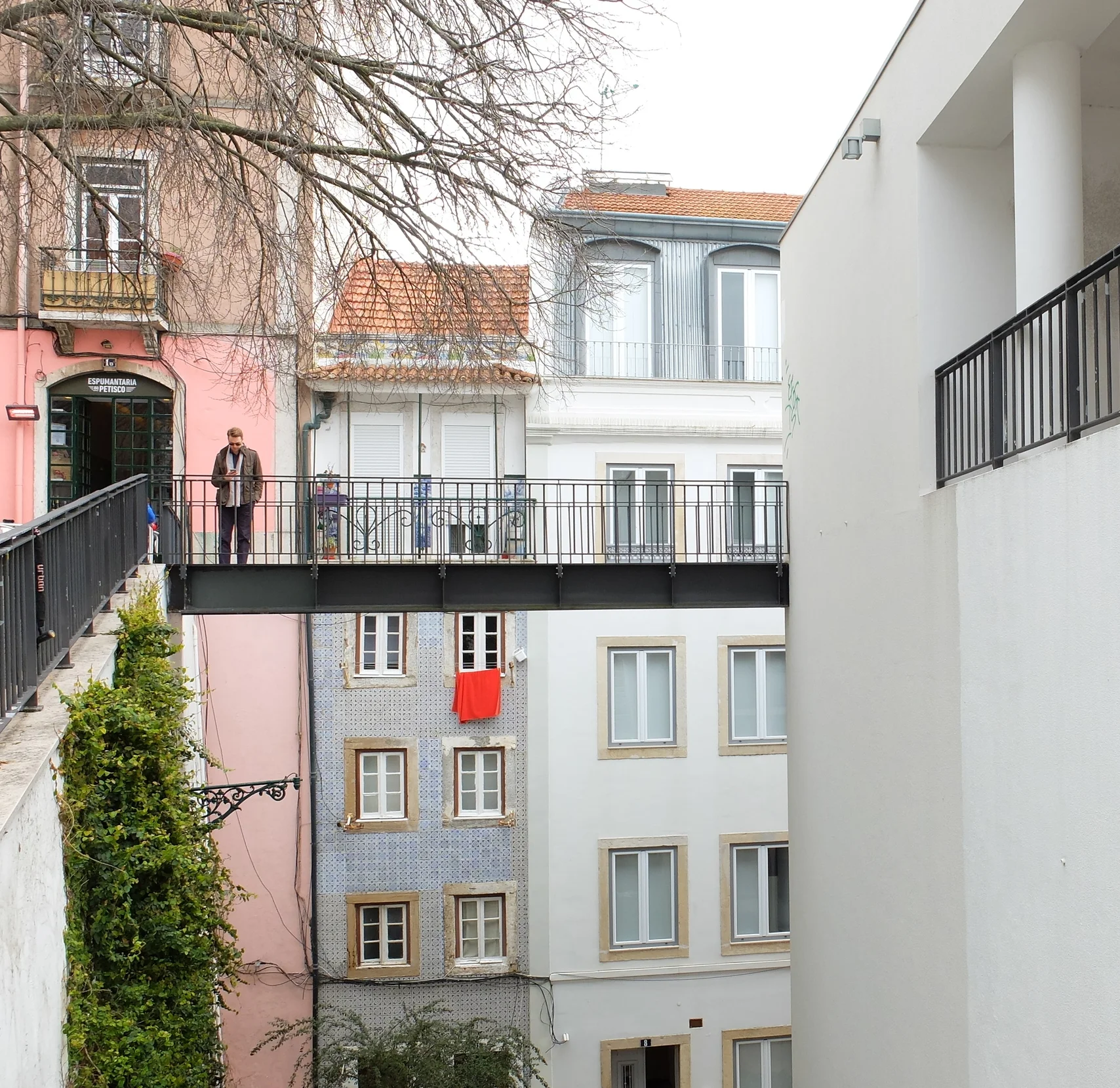 lisbon cityguide hellogetaway espumantaria do petisco foodie