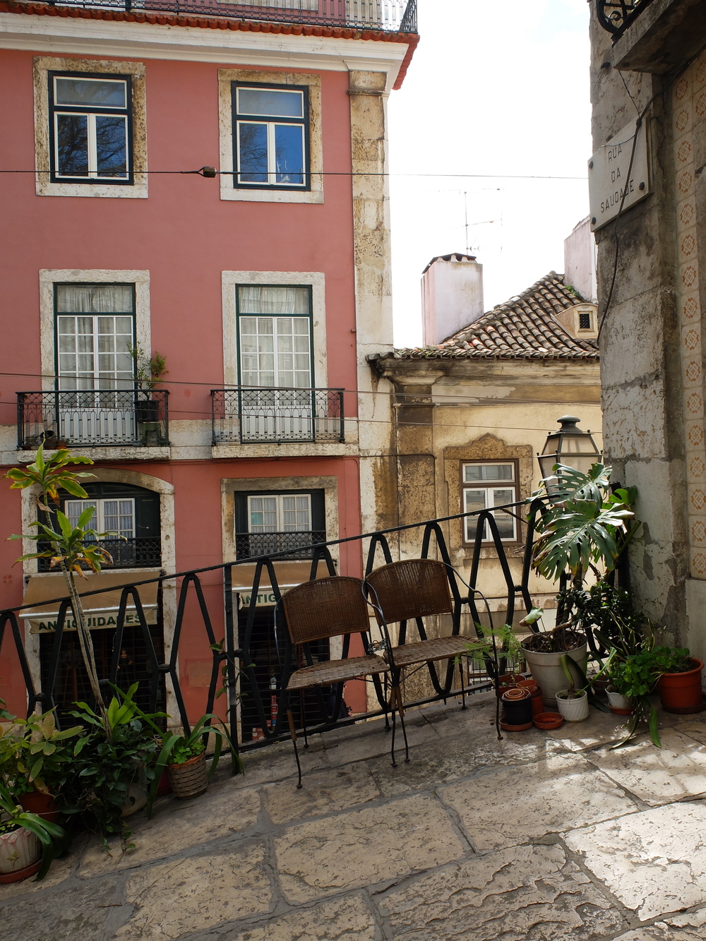 Alfama Lisbon hello getaway weekend cityguide