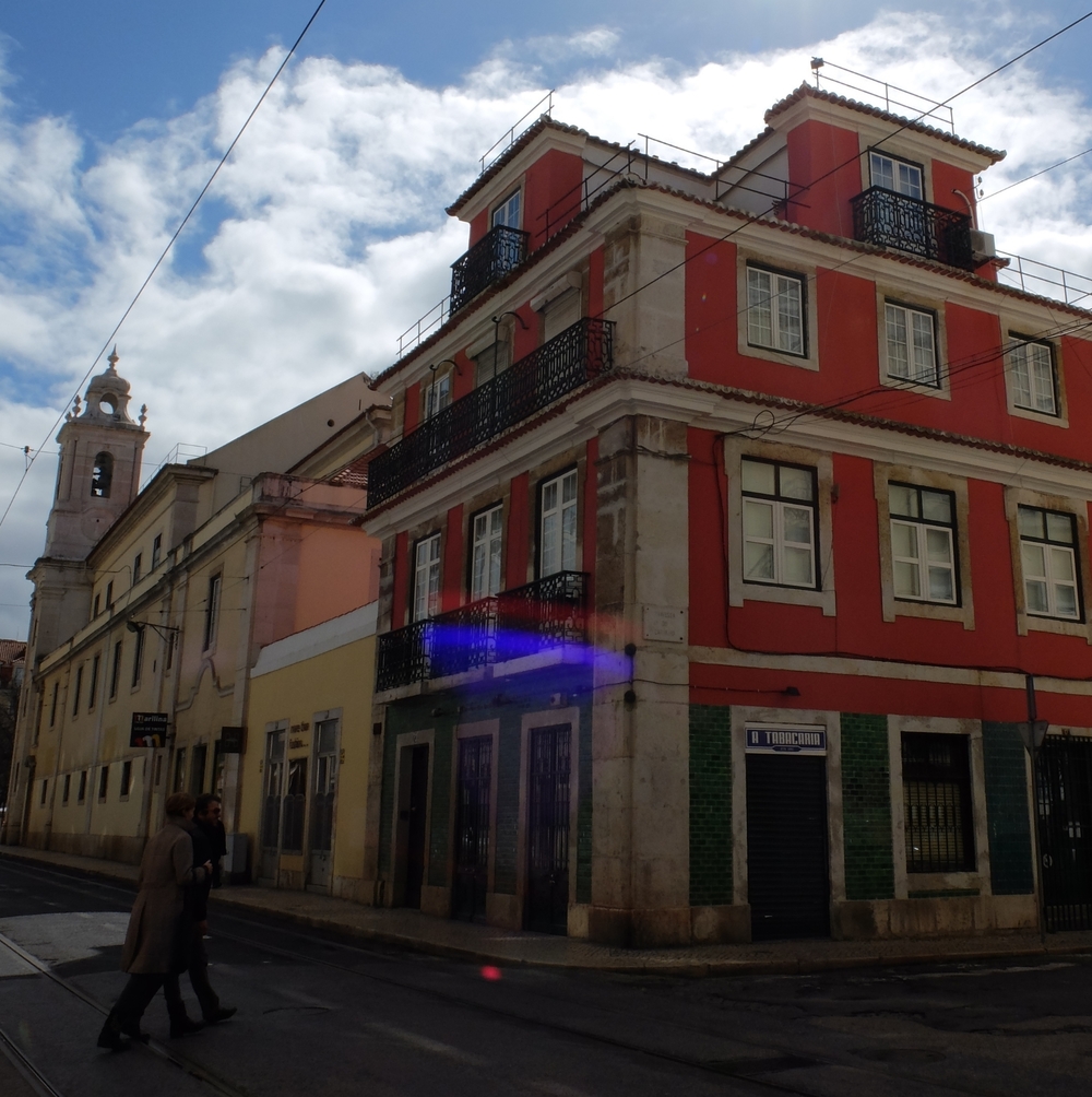 hello getaway cityguide A tabacaria bar Lisbon