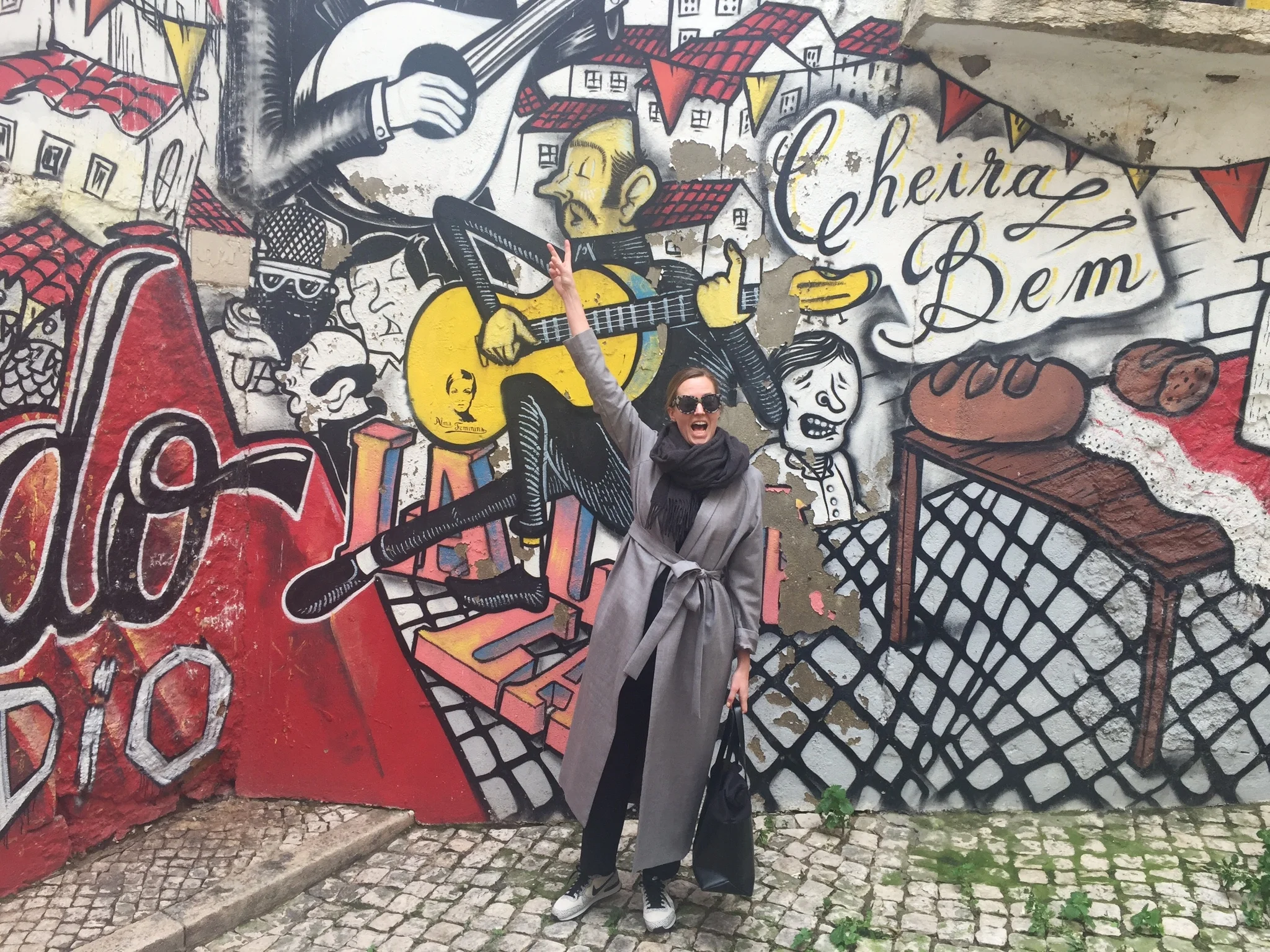 hello getaway, city guide lisbon portygal