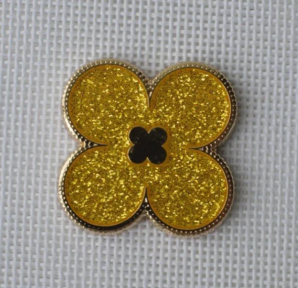 gold clover.jpg