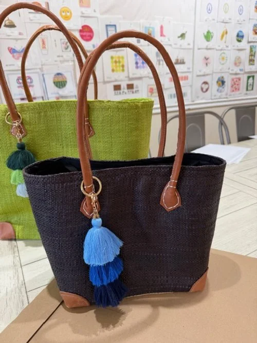 small tote navy.jpeg