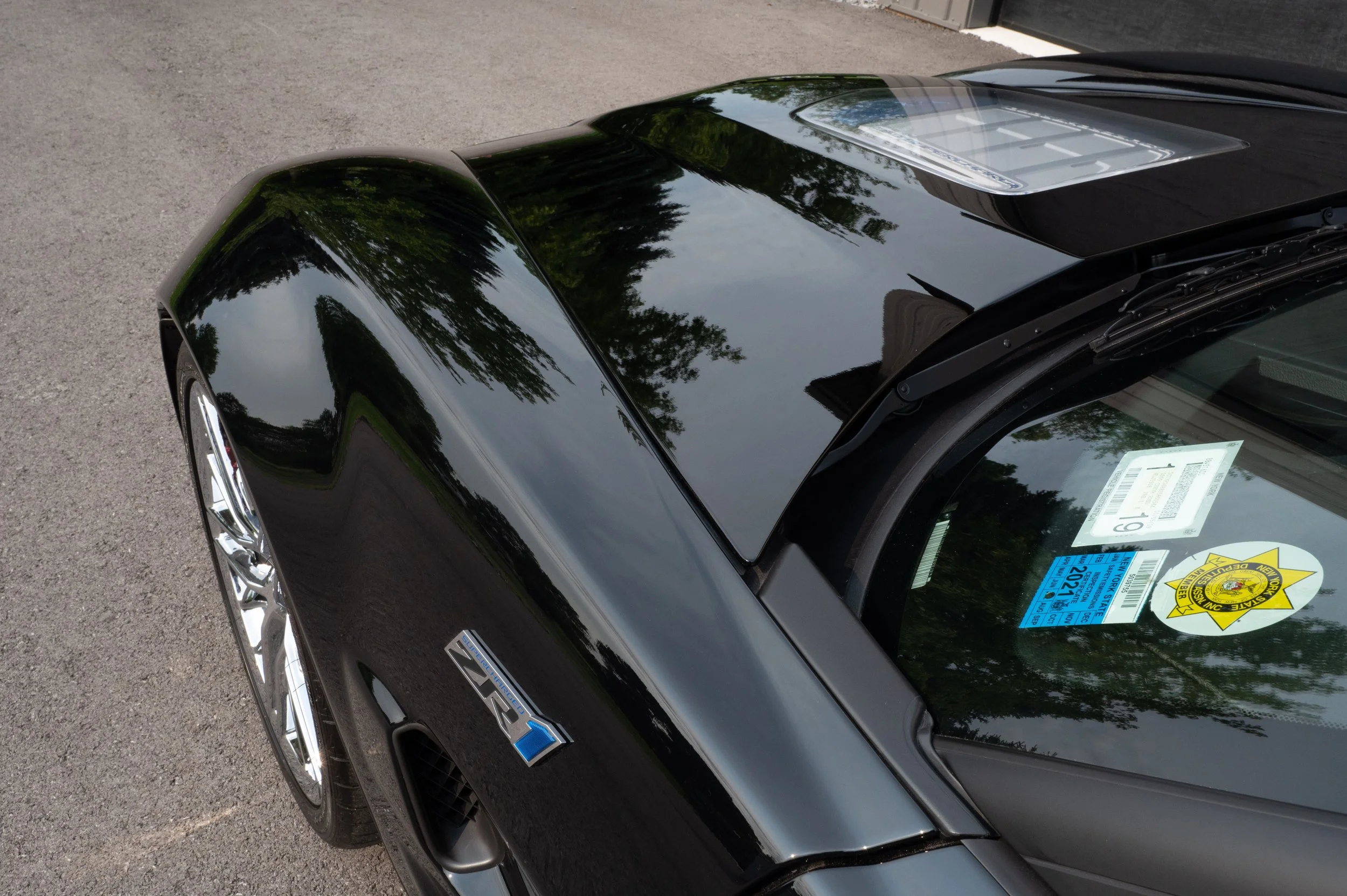 2009ChevyCorvetteZR1_-11.jpg