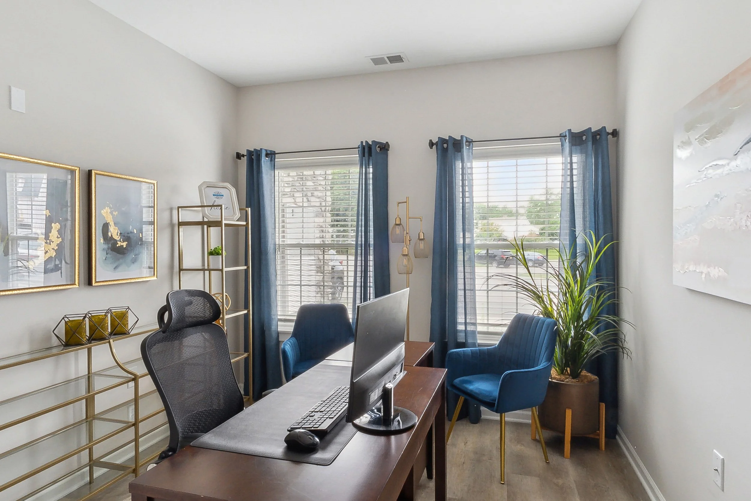 0011_Interior.jpg