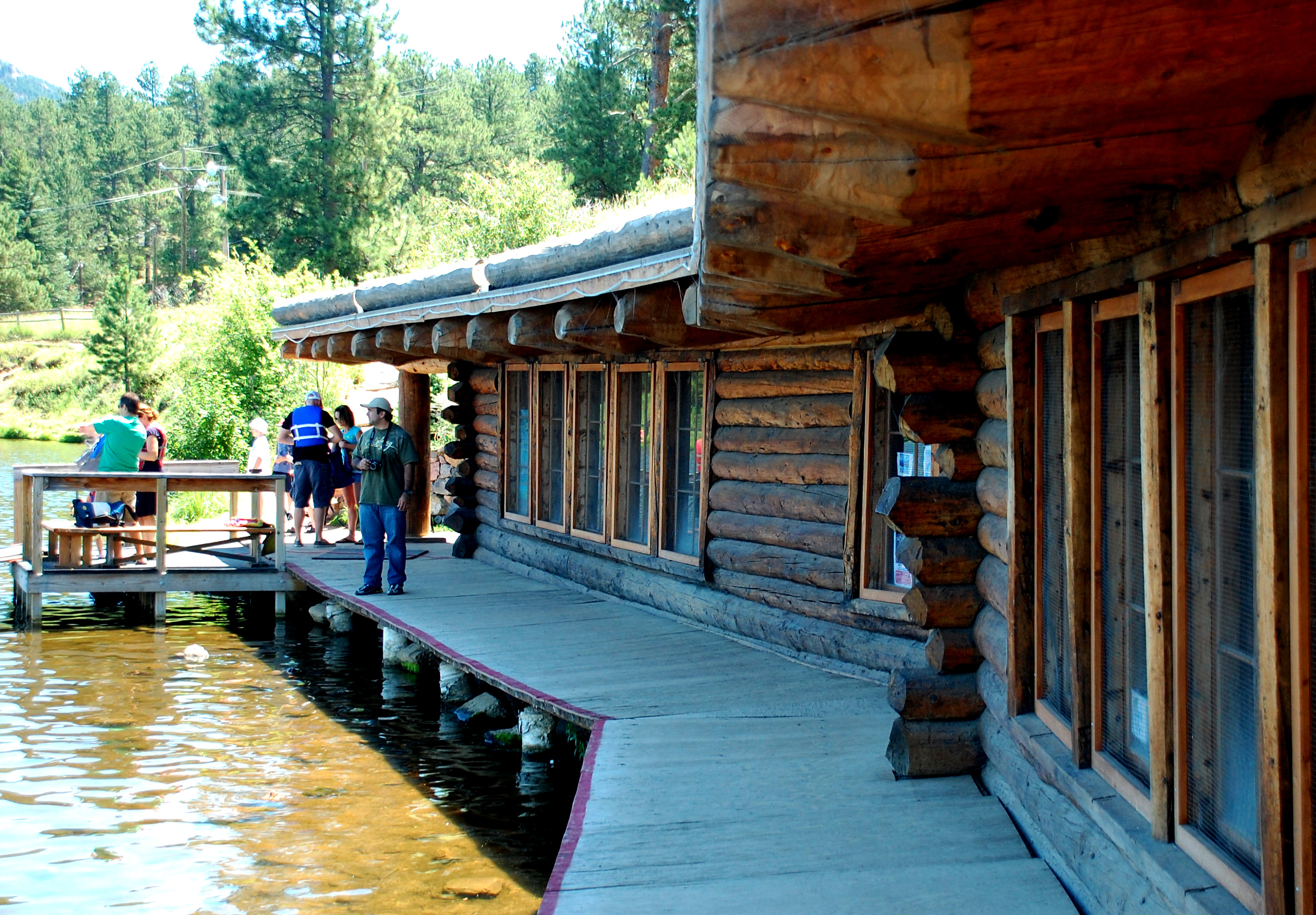 Evergreen Lake Warming Hut