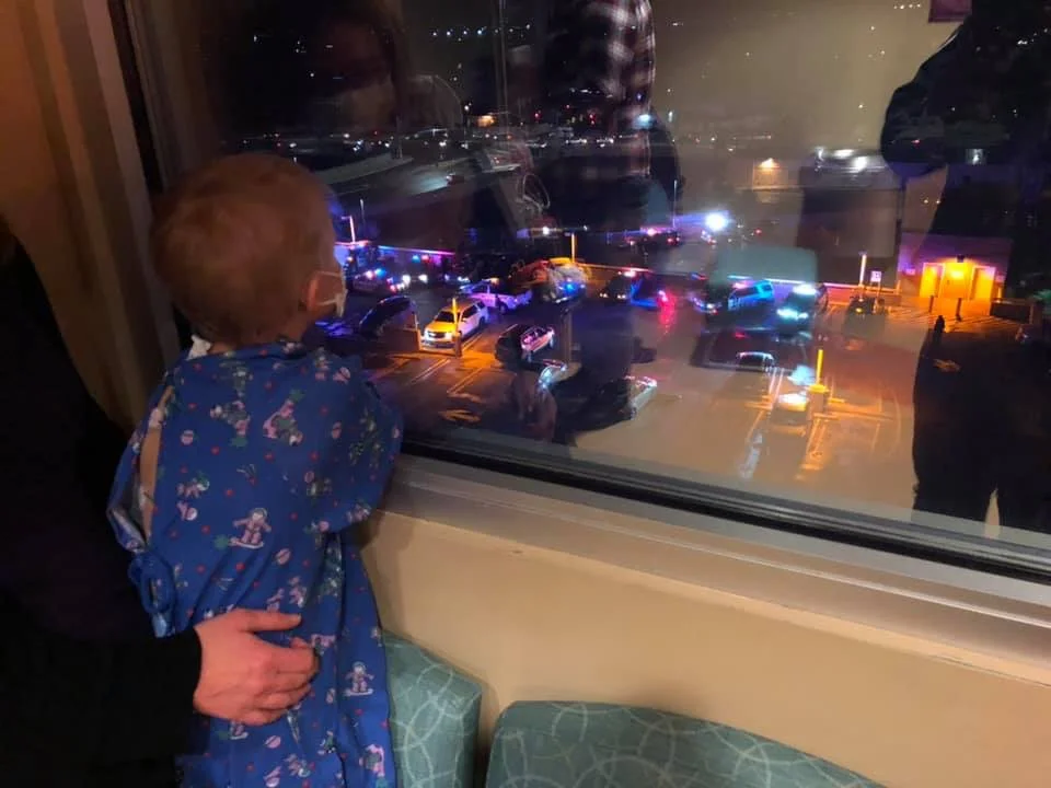 Flashing lights bring holiday joy at BannerDiamond Children's Medical
