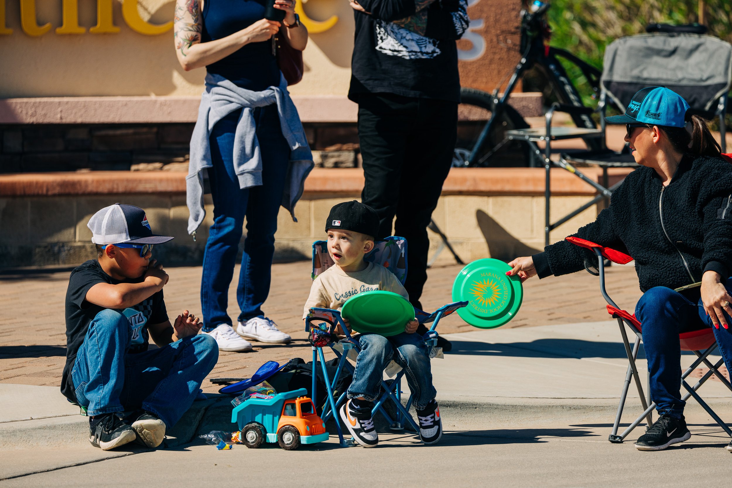 Kids watching the Founders' Day parade