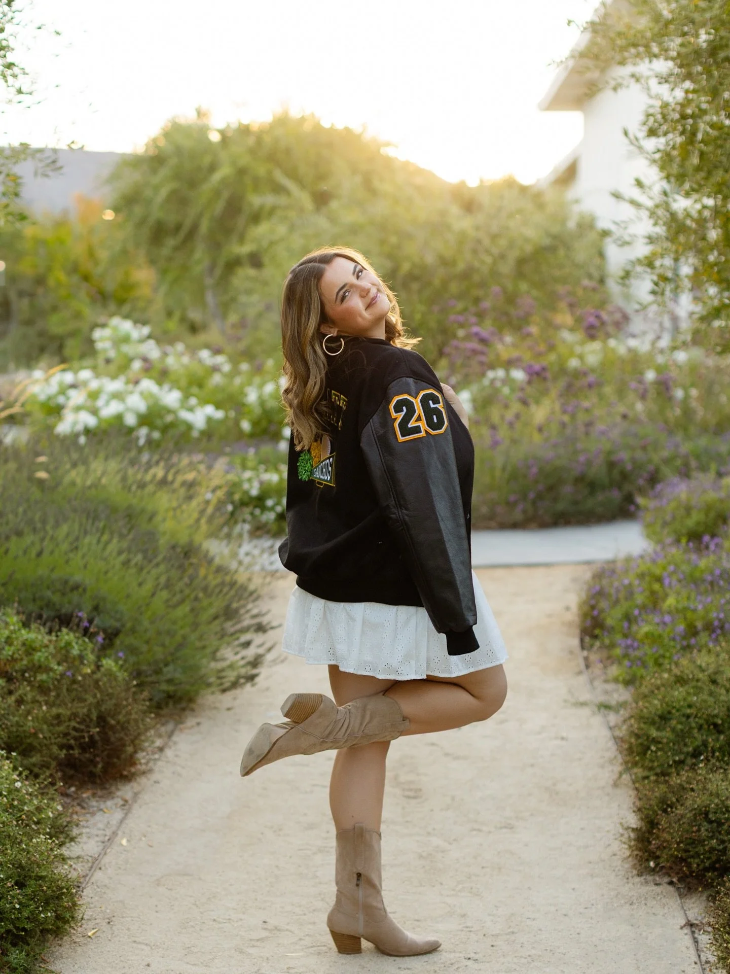 A little change of scenery with this beauty! ✨ @gracie.sherratt ✨have the best senior year!

.
.
.
.

#jihancerdaphotography #seniorgirl #prettylight #classof2026 #seniorportraits #seniorstyleguide #seniorstyle #seniormuse #thetwelfthyear #modernseni