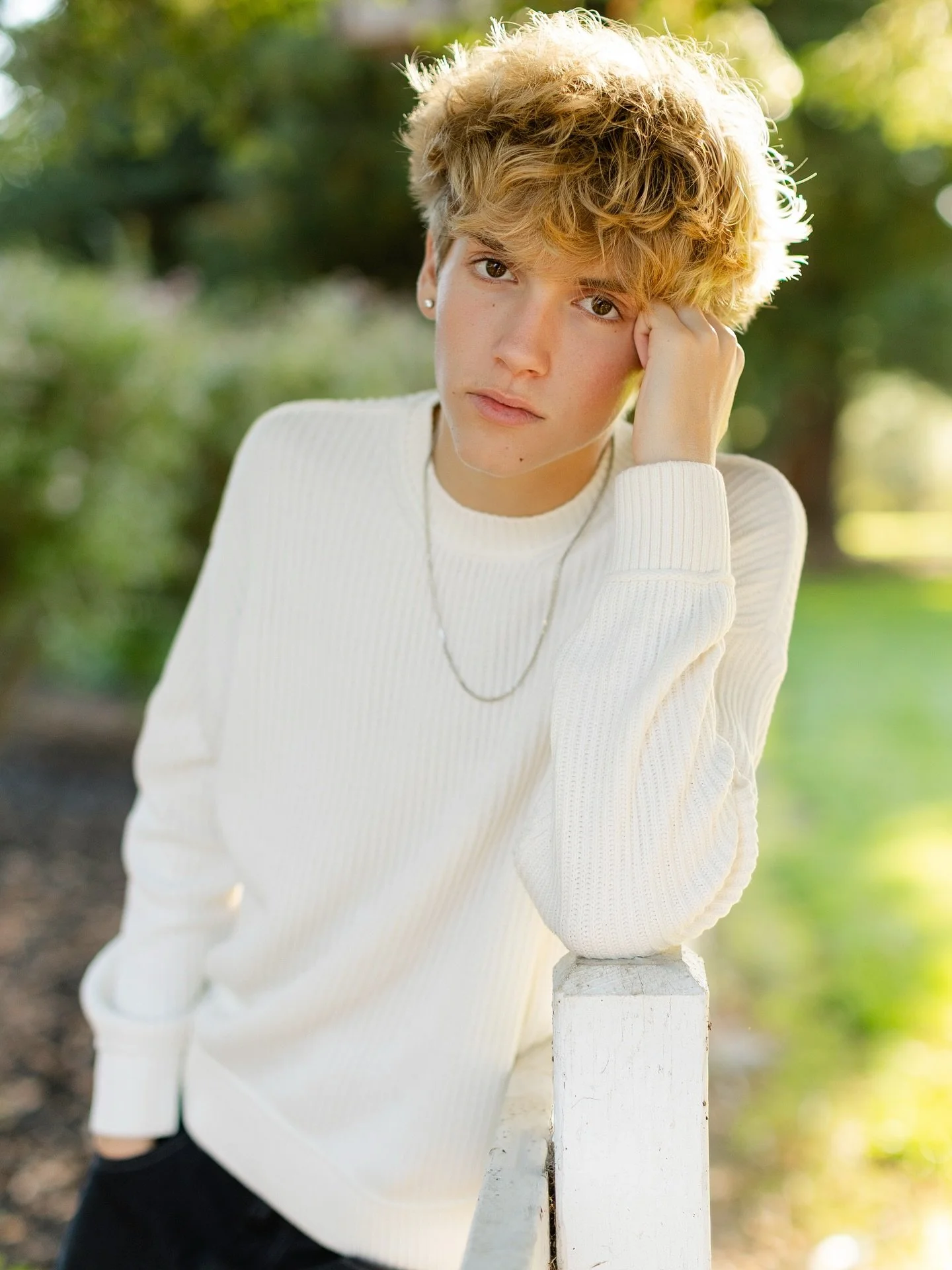 Kicking off the first day of fall!! 🍂 @keatonscerri it&rsquo;s been fun photographing you over the years since you&rsquo;ve been little, but this time around, I&rsquo;m beyond honored! Have so much fun this senior year!!🥳
.
.
.
.
.

#jihancerdaphot