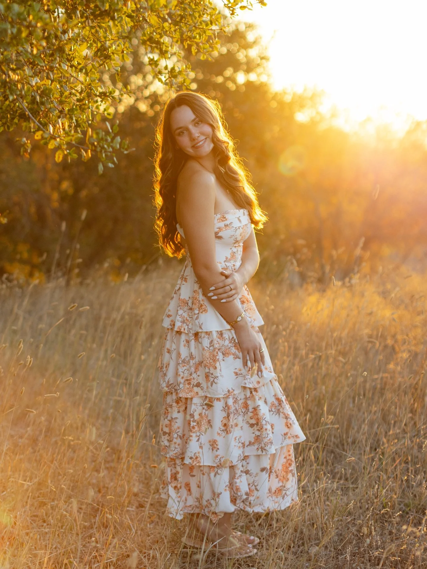 Fall still giving us that summer time light! ✨ @grace.jane3 beyomd proud of you and watching you grow up all these years!! ❤️

.
.
.

#jihancerdaphotography #seniorgirl #prettylight #classof2026 #seniorportraits #seniorstyleguide #seniorstyle #senior