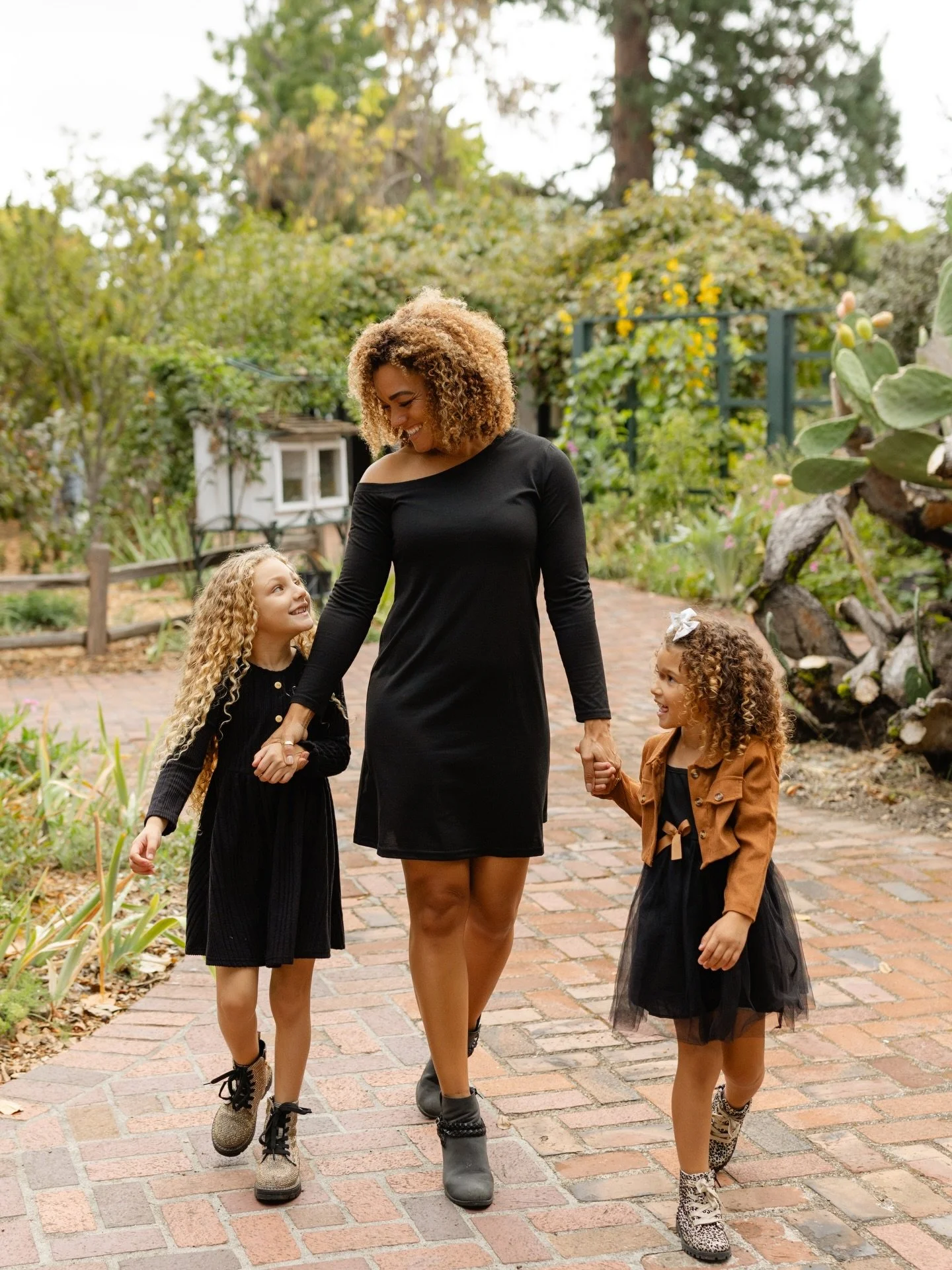 ✨To my wonderful supporters, friends and clients, we need your help!!✨

Merrilee is one of those kind, sweet, incredible people who is always there for others &mdash; as a friend, a teammate, and most of all, as a devoted mom to her two sweet young d