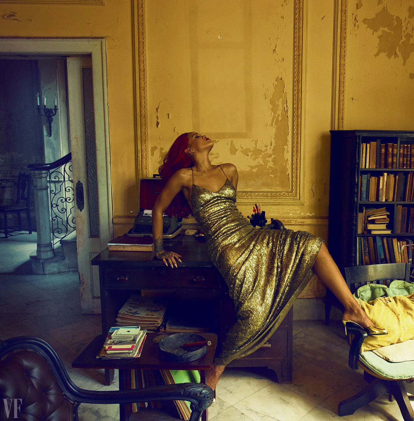 rihanna-november-2015-cover-annie-leibovitz-vf-02.jpg