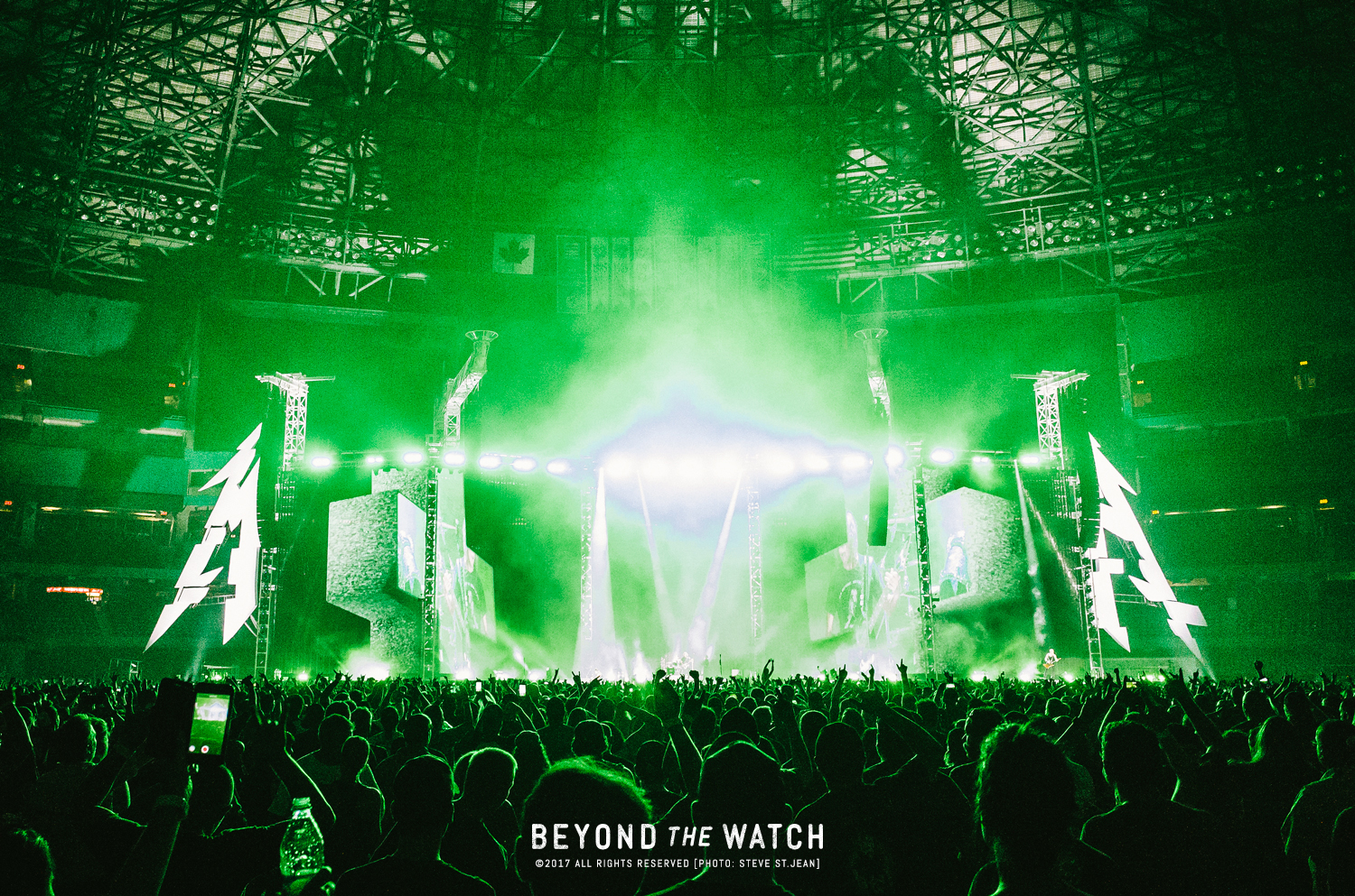 The show must begin! Some epic visuals were displayed the entire set (best visuals and sound were during 'One').