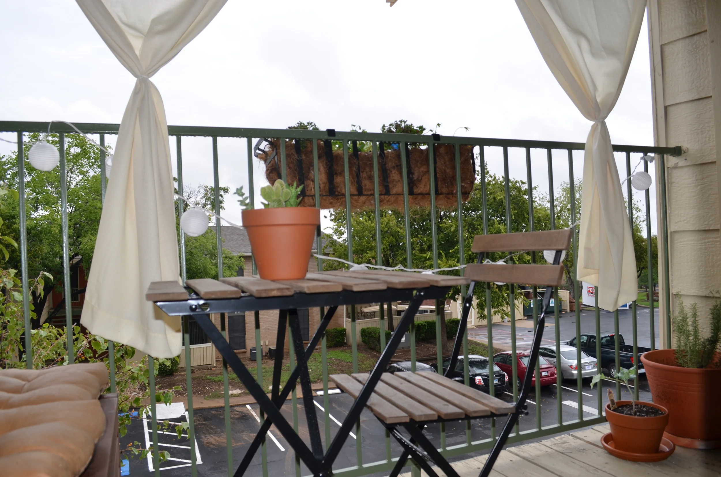 Balcony Decorating Contest - Resident First Focus