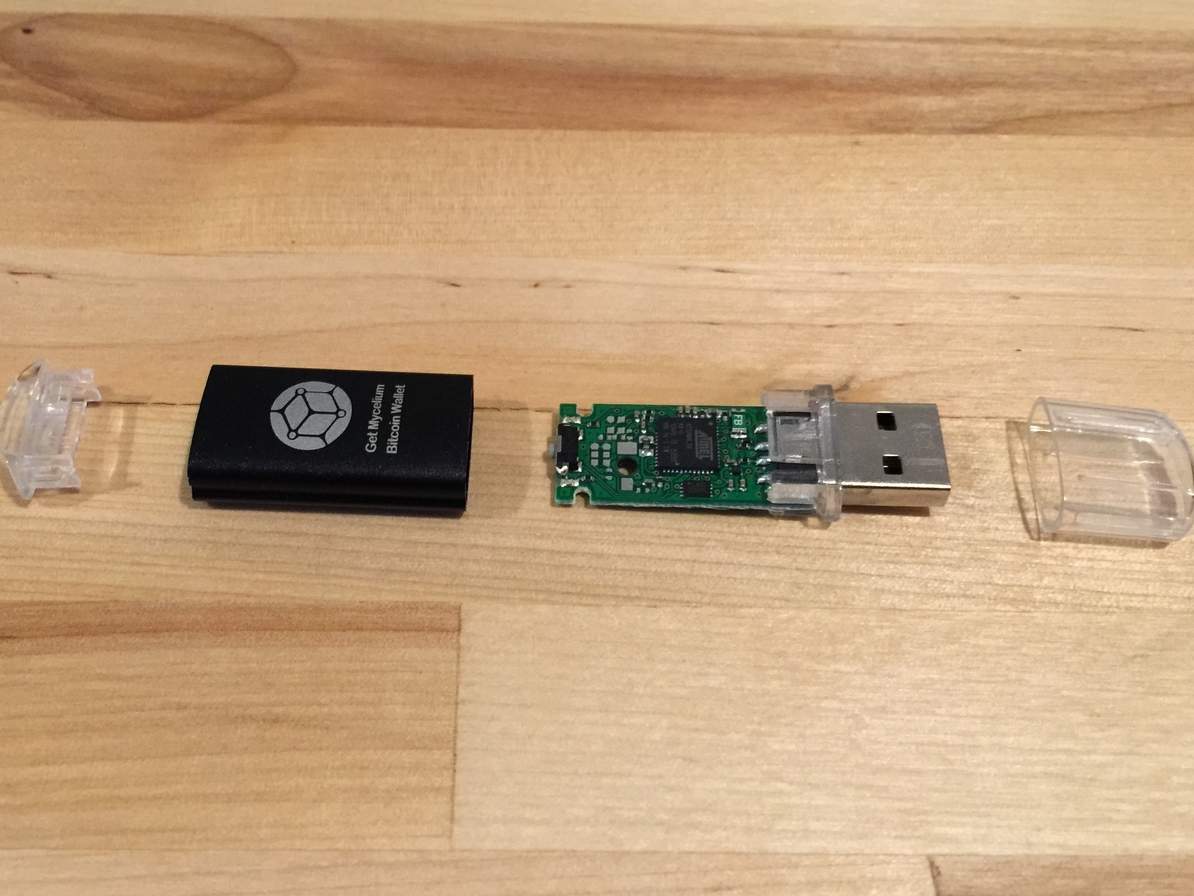 Its an ATMEL ATSAM4LS4 ARM Coretx M proc