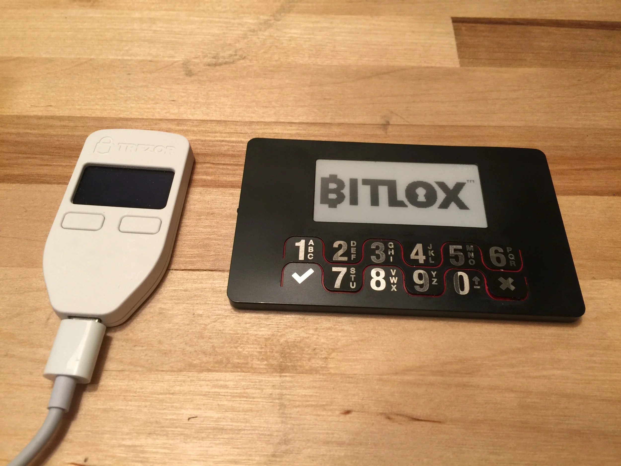 Nice large e-ink screen. About the height and width of a credit card, but about 4mm thick
