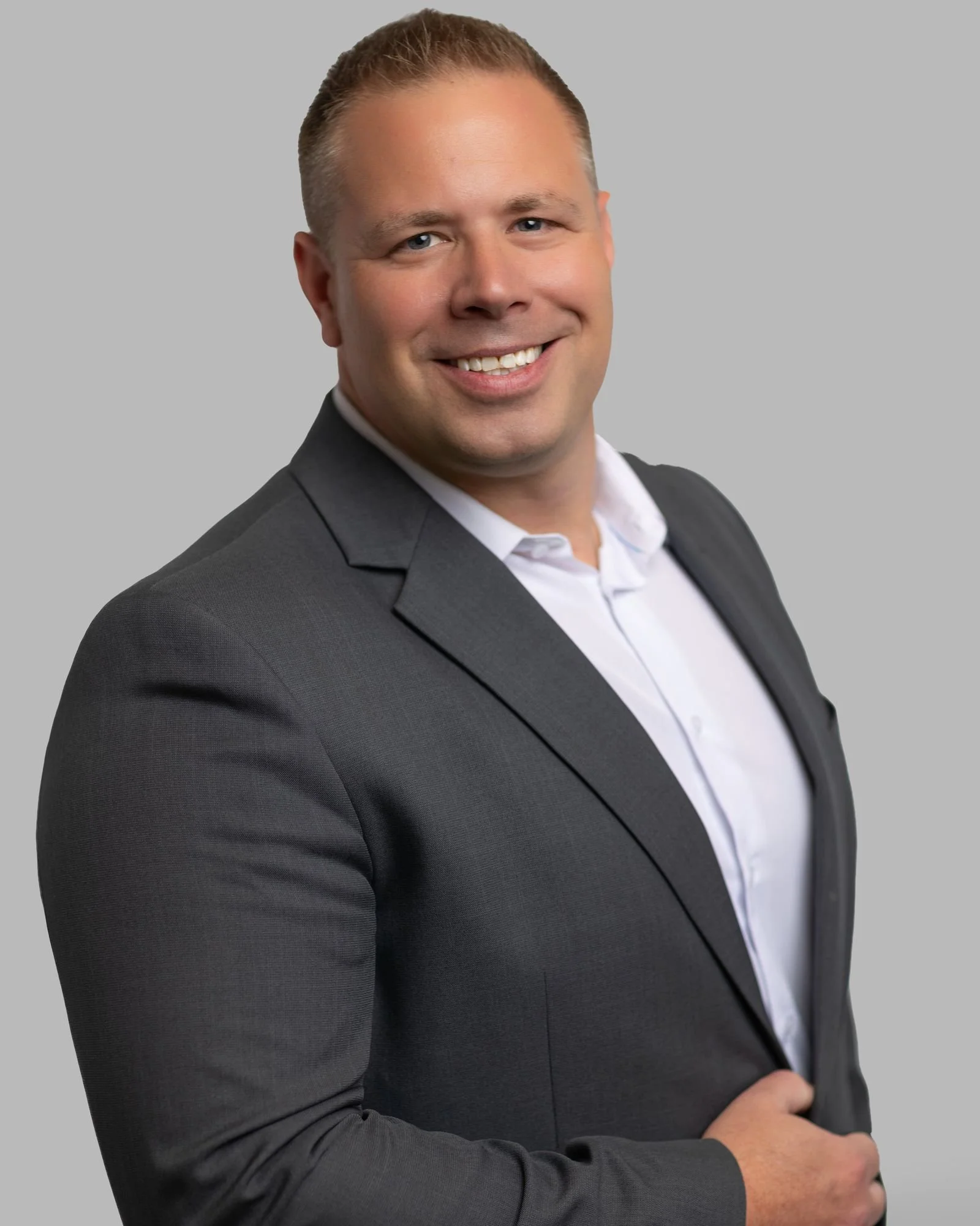 wisconsin-corporate-headshot-photographer-welch-group-08.jpg