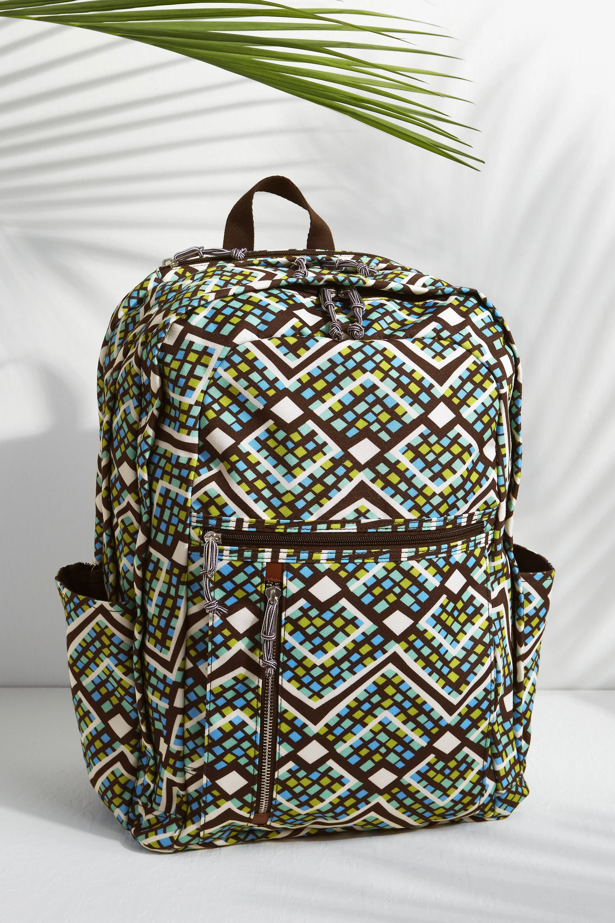 M17_SB_LightenUp_GrandBackpack_RainForest.JPG