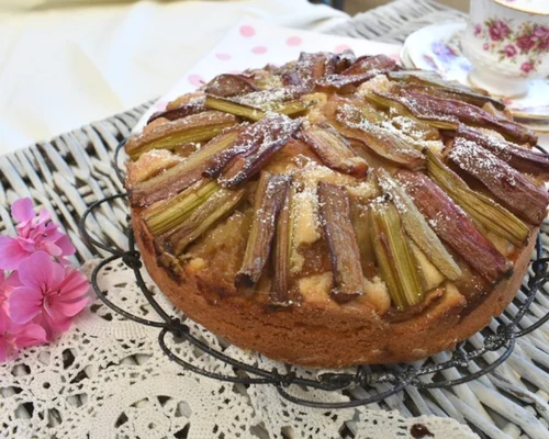 Blog graphic 500 x 400 Rhubarb cake complete with flower.jpg