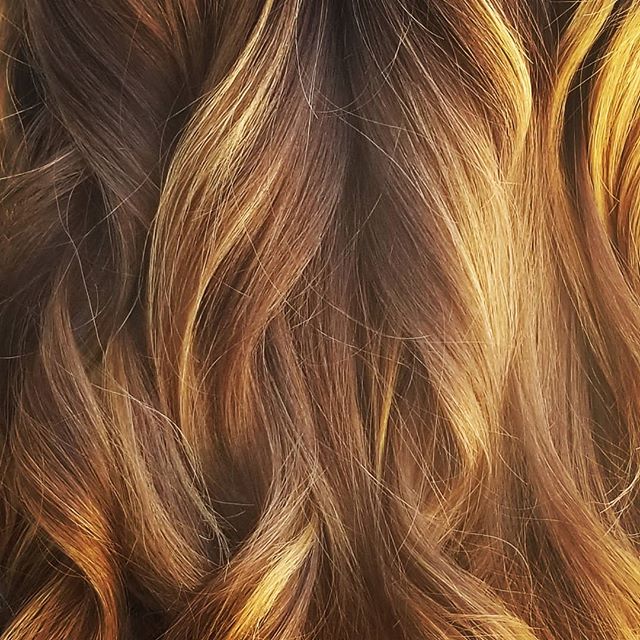 Handpainted haircolor (balayage) has been the best thing for hair in 3 decades. So much more control, less damage and beautiful results. #besthairstyling #balayage #highlights #hairfashion #style #funhair #hairtrends #colorista #instahairstylist #ilo