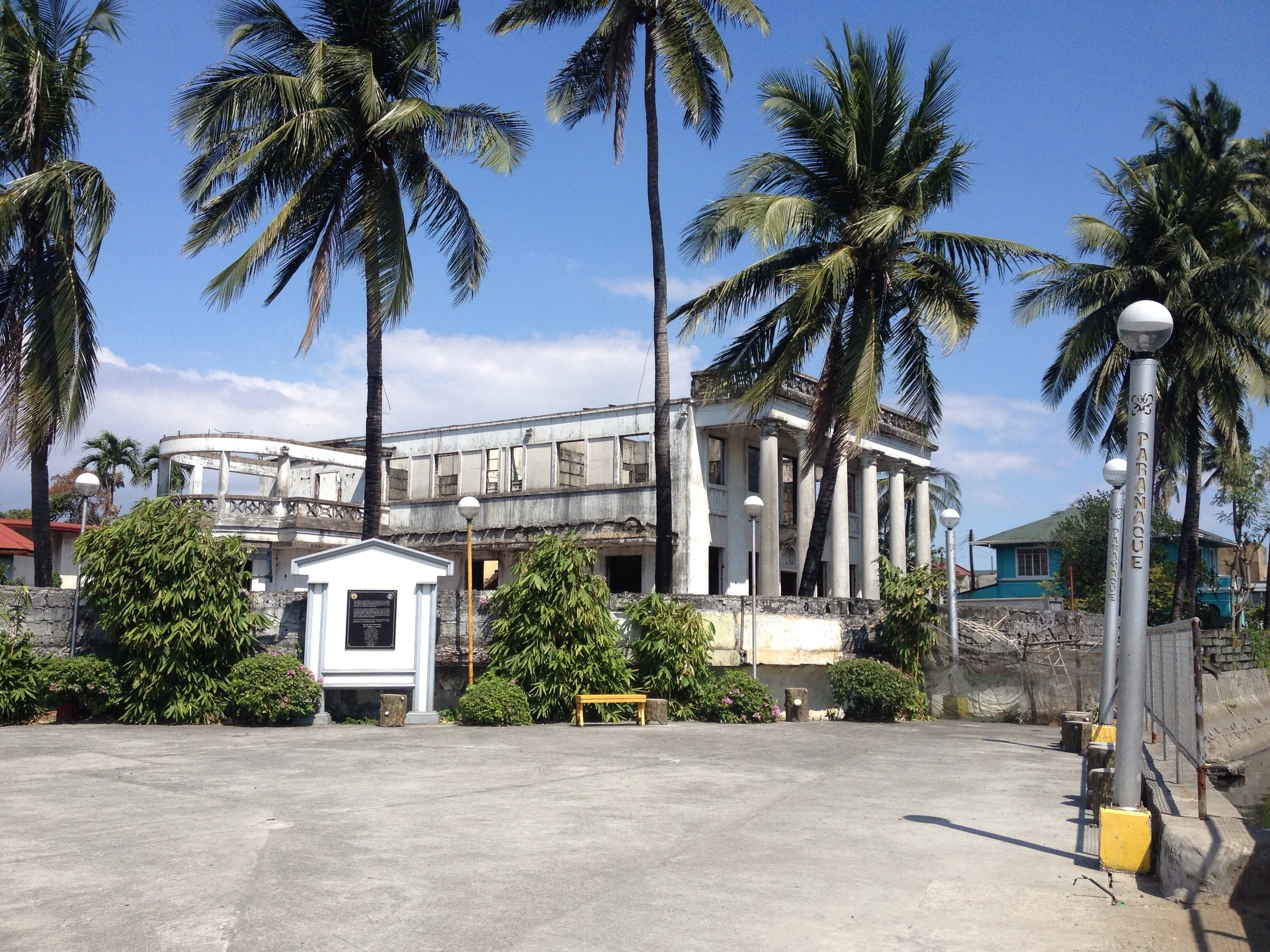 An abandoned waterfront property- wonder if it's heritage?