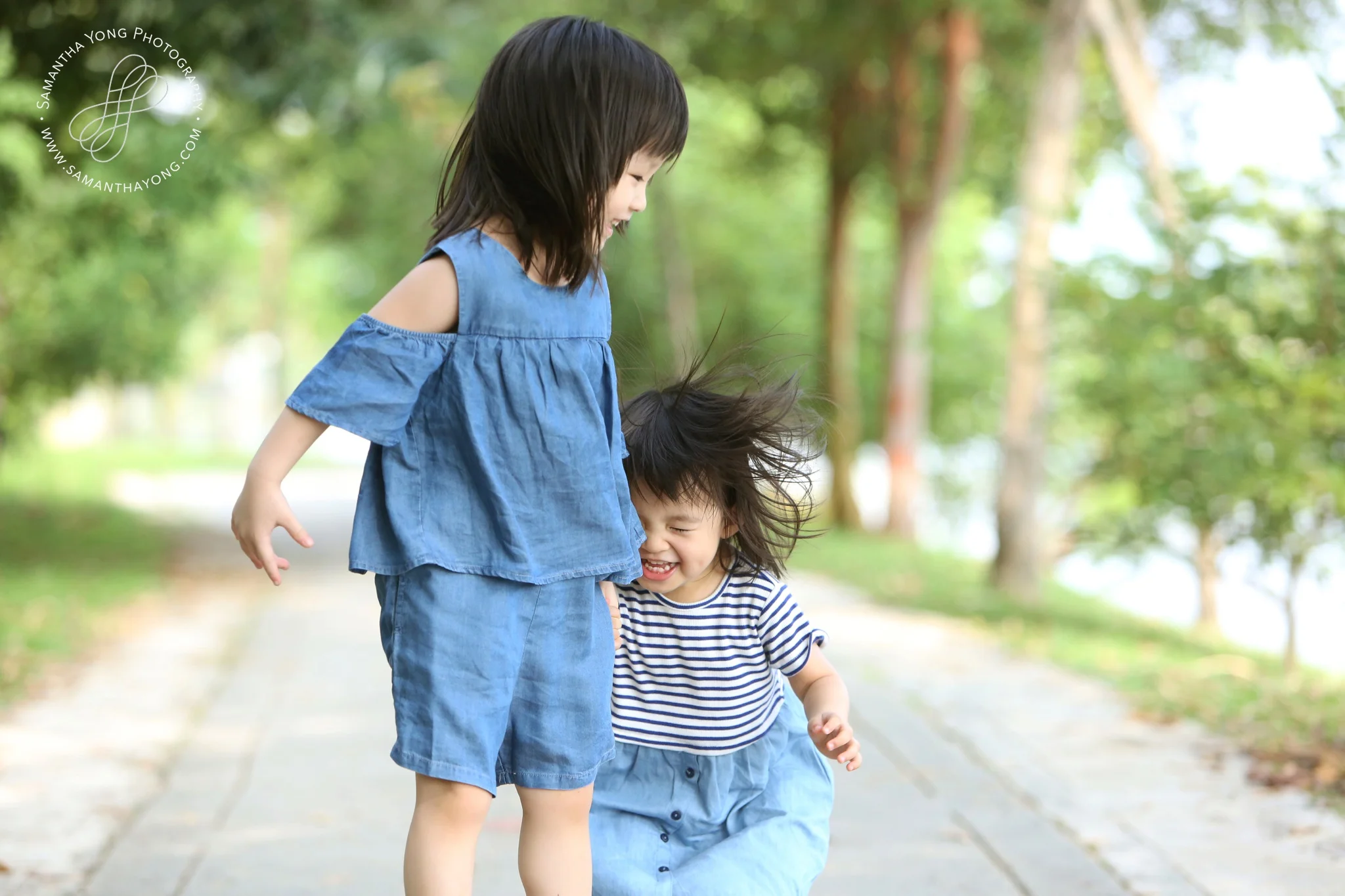 Family Portrait: Siblings LOVE