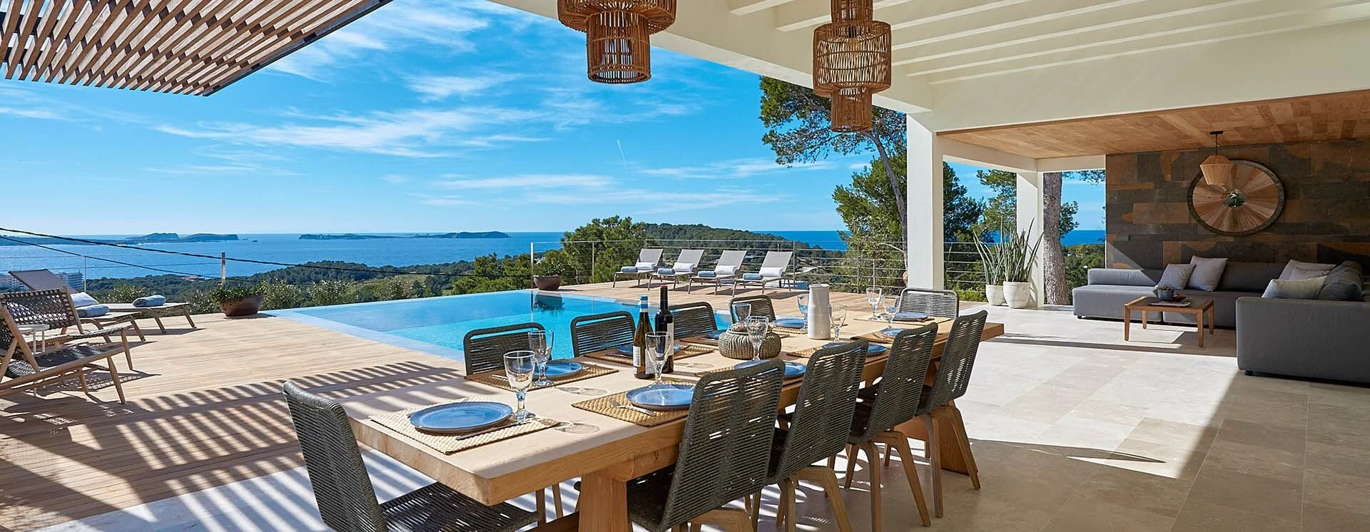 Striking luxury 4 bedroom rental villa with sunset seaviews (3).jpeg