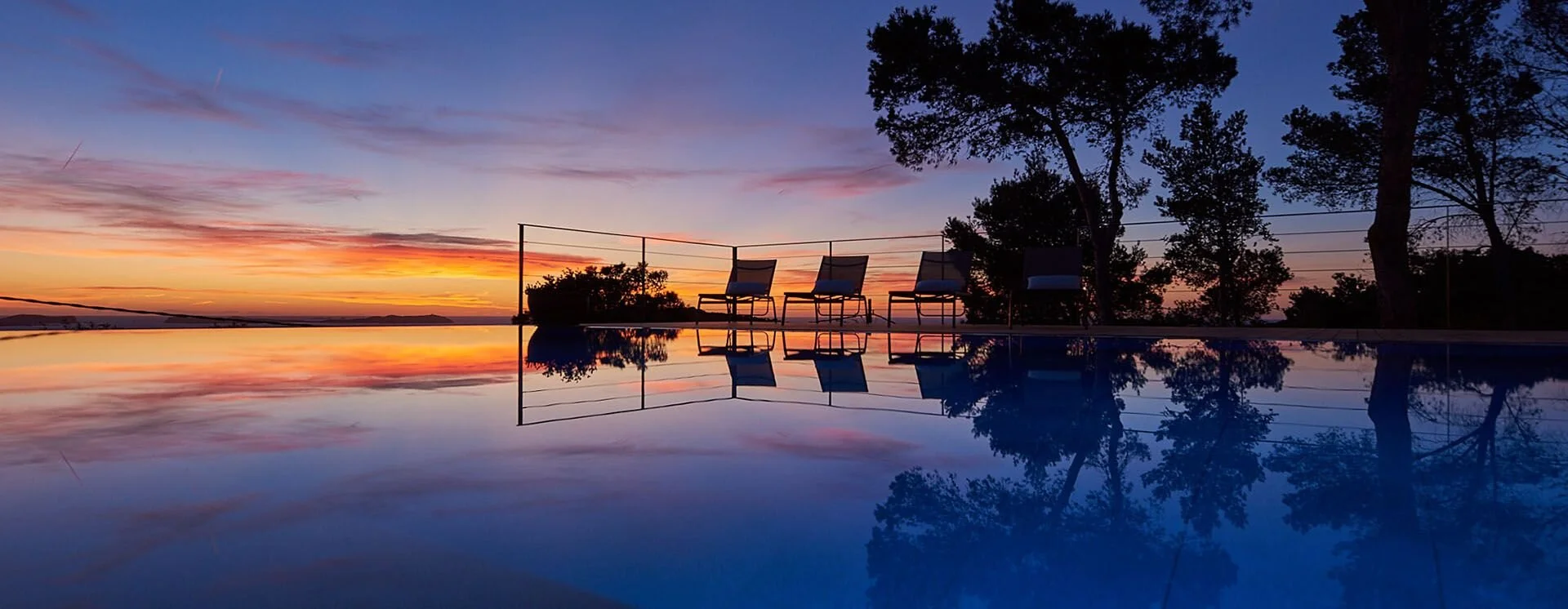 Striking luxury 4 bedroom rental villa with sunset seaviews (5).jpeg