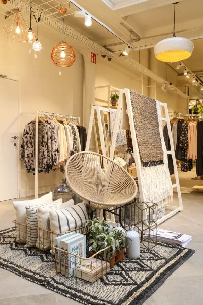 JUTTU_Antwerp-_store_images_-_12BELMODO_400_600_89_s.jpg