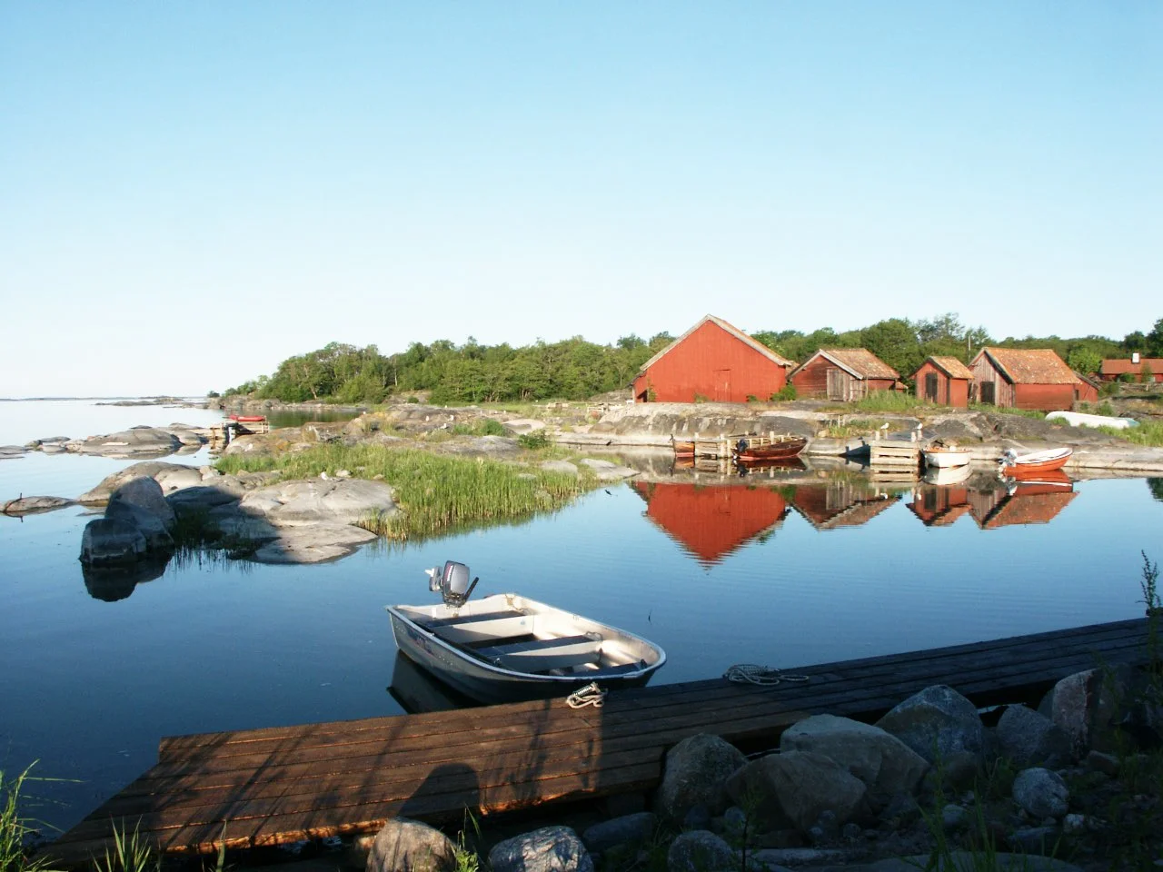 Lugn morgon i hamnen.jpg