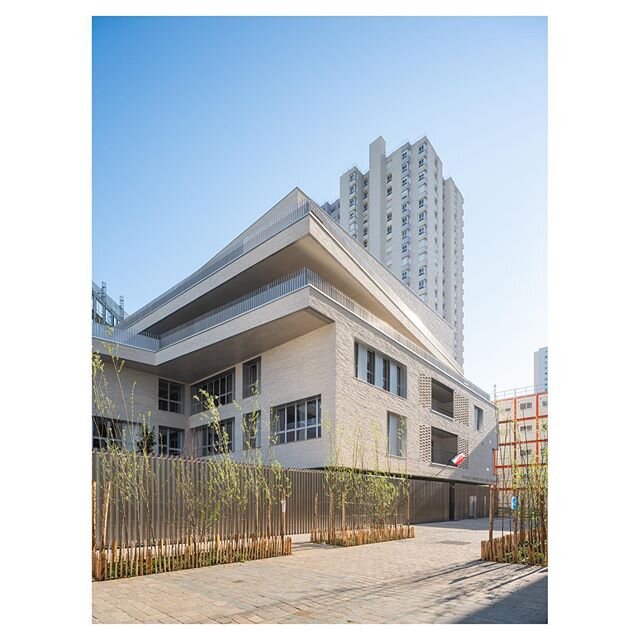 L&rsquo;École Polyvalente à Chapelle International à Paris.
par TOA Architectes Associés
Elementary School at Chapelle International development in Paris.
Designed by TOA Architectes Associés
@toa_architectes_associes