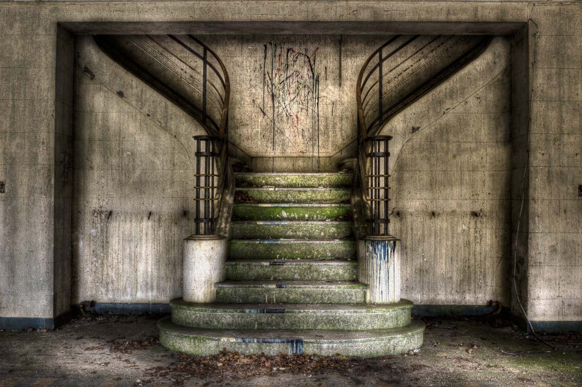 Lieux abandonnés - le préventorium Laelec - grand escalier