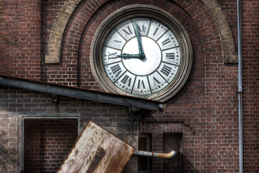 Lieux abandonnés - la filature Badin à Barentin - la tour à horloge