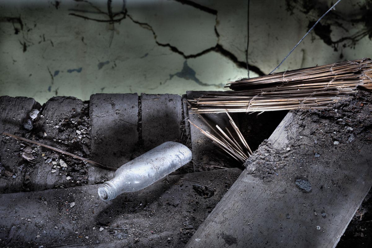 Lieux abandonnés - Cabane de pêcheur - la flasque de gnôle