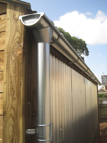 Galvanised tin + rough sawn Larch