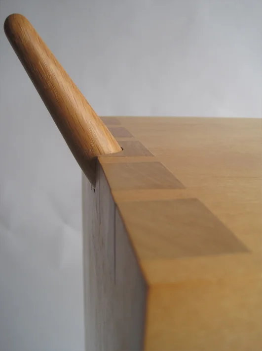 Side table - Spikeable intersecting forms