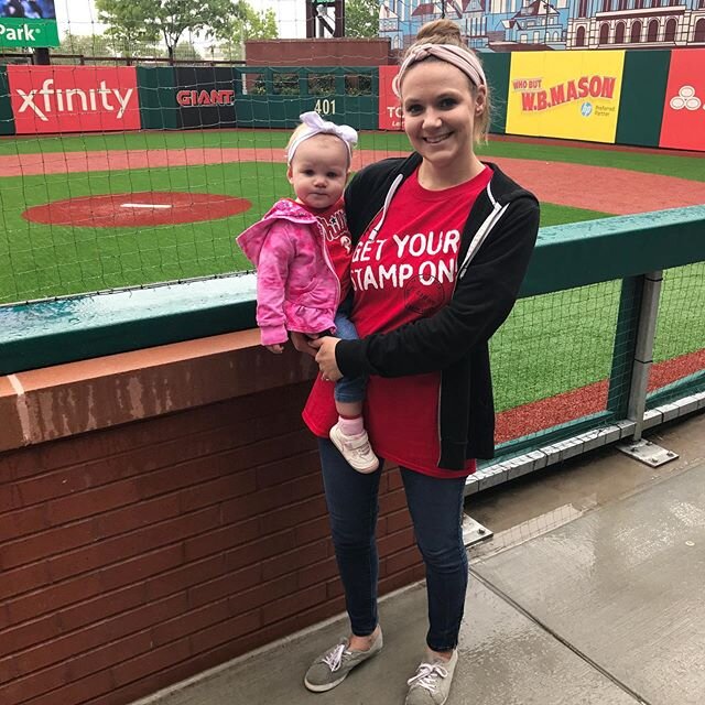 Happy Belated Mother&rsquo;s Day! 🌸 #Throwback to the Phillies&rsquo; Mother&rsquo;s Day game in 2018 with my mini fan 👶🏼 #Phillies #mothersday #philadelphia #ballparkchasers