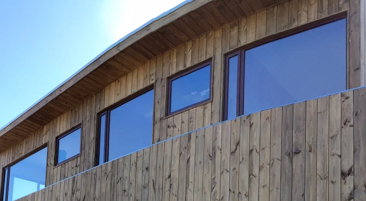 A Windsurfer's Abode - Coastal Chili